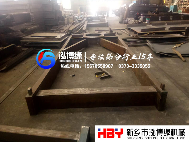 使用平面回轉(zhuǎn)篩時,應在開關(guān)機器時對機械再次檢查一下